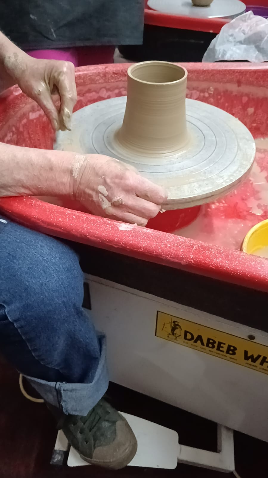 Wheel throwing classes - Image 3